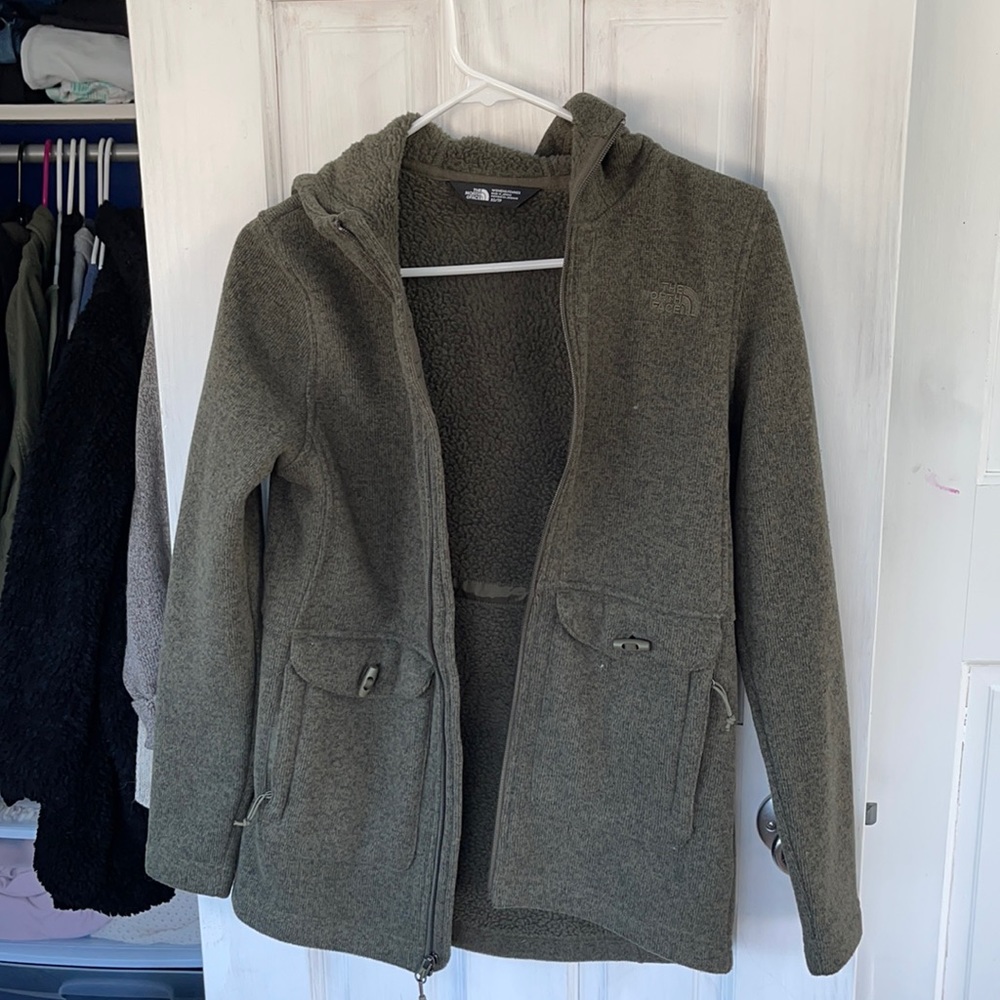 Army green north face jacket